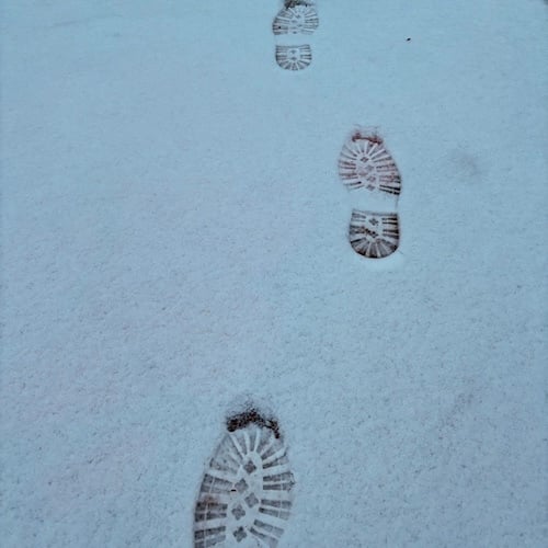 het effect van taichi walking in de sneeuw