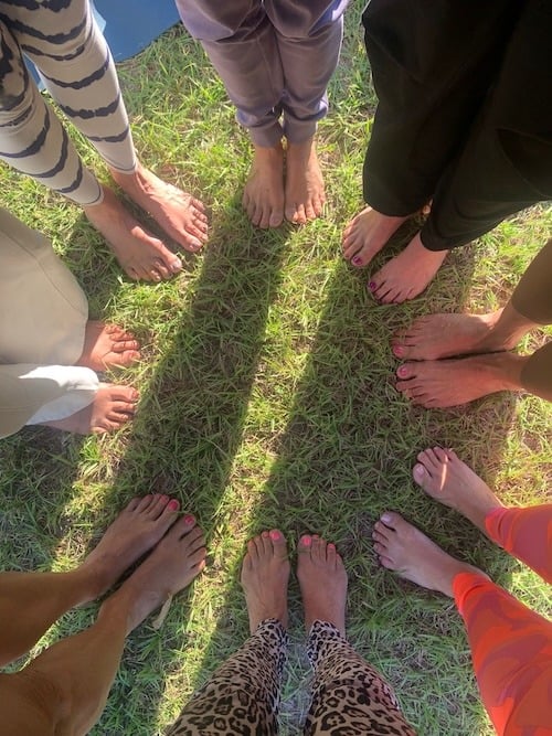 teambuilding-samen-in-het-gras